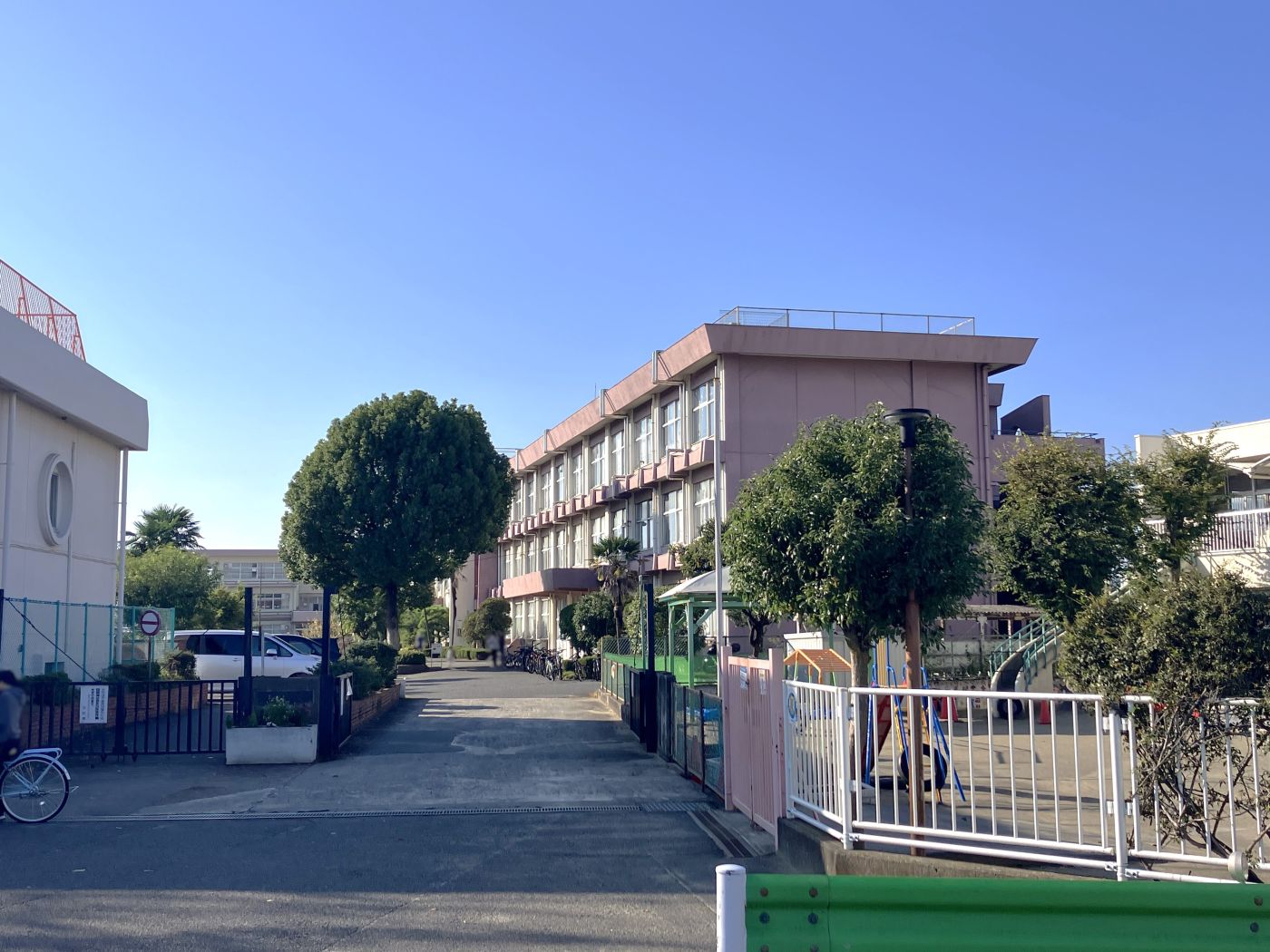 日野市立第八小学校　徒歩22分