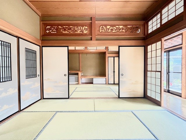 古き良き日本の家屋を感じさせるこだわりのある和室です。