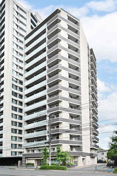 地上15階建、総戸数70戸の分譲マンション