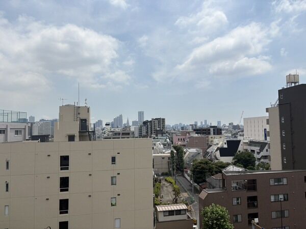 上層階ならではの圧迫感のない景色が広がる、開放的で心地よい眺め