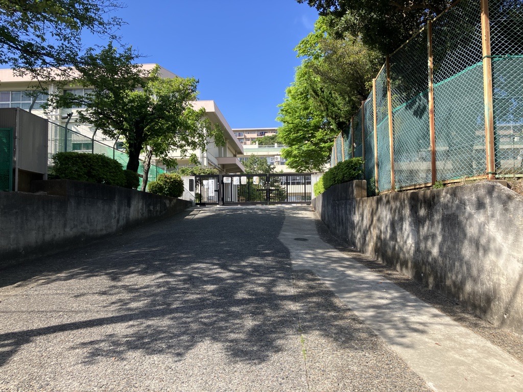 町田市立鶴川中央小学校