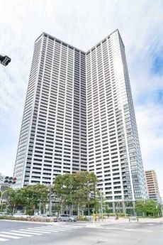 総戸数1000戸超、都営大江戸線「勝どき」駅徒歩7分のため、アクセス良好。