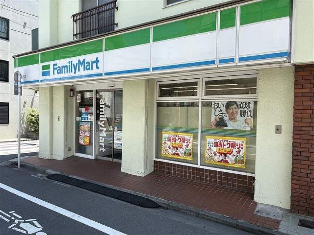 ファミリーマート?西落合店 380m 写真撮影日：2026-07-25