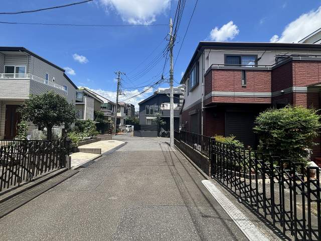 前面道路含む現地写真  写真撮影日：2026-07-23