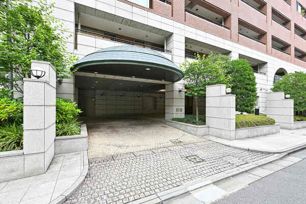 24時間ゴミ出し可能なため、忙しい朝や帰宅が遅い日でもライフスタイルに合わせてゴミ出しができます。