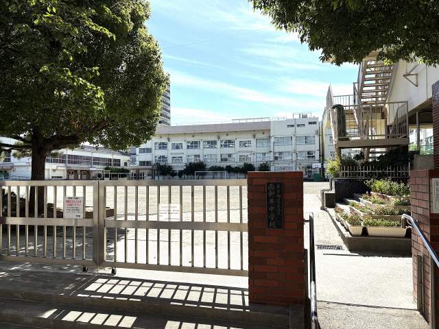 足立区立西新井中学校 1200m 写真撮影日：2026-08-08