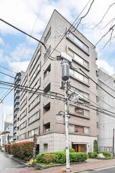 都営三田線「芝公園」駅徒歩5分他、複数沿線利用可能です。徒歩圏内にコンビニやスーパーがございます。