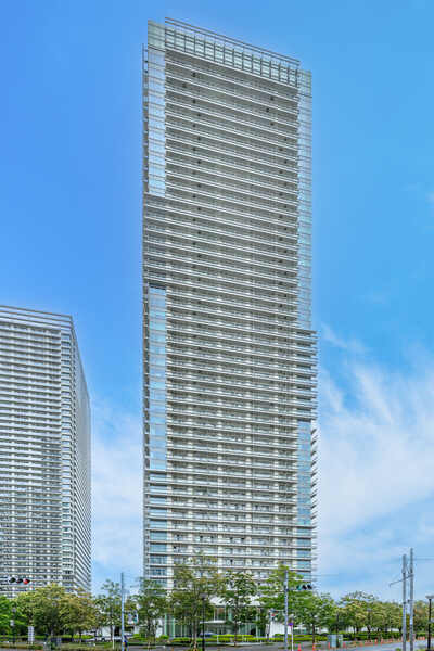 地上49階建の大規模タワーマンション。三菱地所レジデンス分譲「ザ・パークハウス」シリーズです。