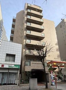 東京メトロ半蔵門線「半蔵門」駅徒歩3分、東京メトロ有楽町線「麹町」駅徒歩6分。交通アクセス良好です。
