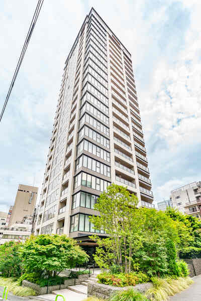 2021年1月築、地上24階建ての免震構造マンションです。角住戸のため、陽当り・通風・眺望良好です。