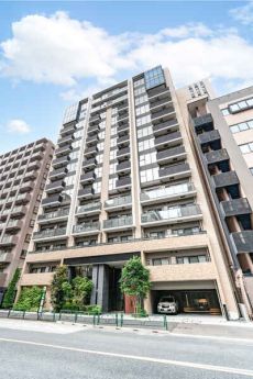 JR「大井町」駅まで徒歩4分、利便性の高い立地。2024年2月築、RC造地上14階建ての住まいです。