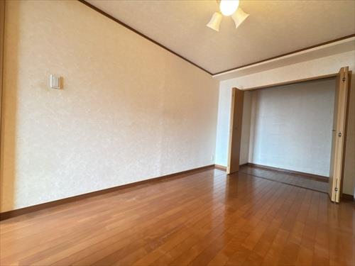洋室（約５．５帖）