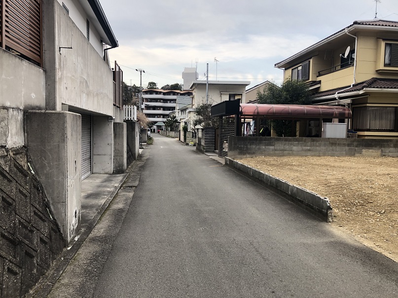 前面道路 写真撮影日：2/27/23, 12:00 AM