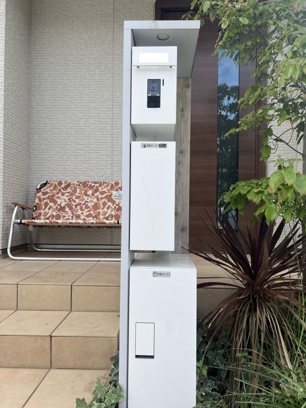 宅配ＢＯＸ　写真内の備品は価格に含まれません