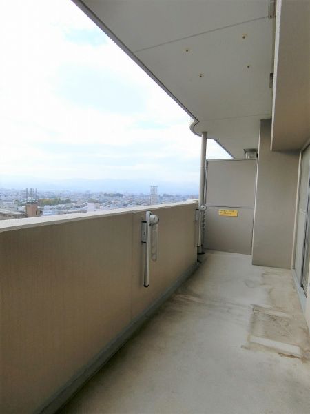 バルコニー  写真撮影日：2024-11-16