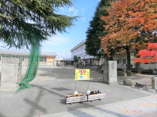 山形市立第五小学校 1700m 写真撮影日：2024-11-16 