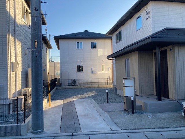 東側駐車スペース