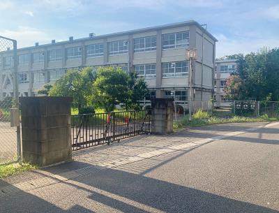 中部中学校