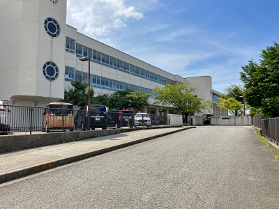 高尾台中学校