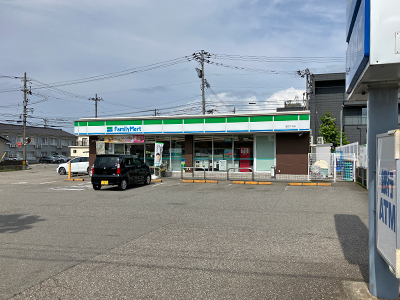 ファミリーマート窪4丁目店