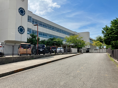 高尾台中学校