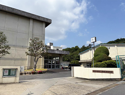 羽津中学校