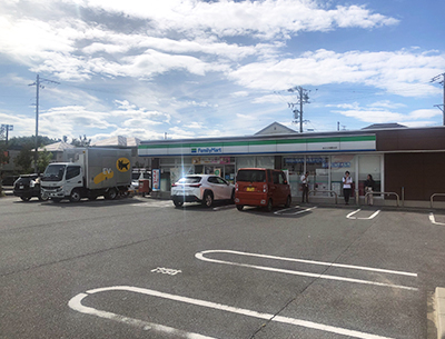 ファミリーマートあさひ向陽台店