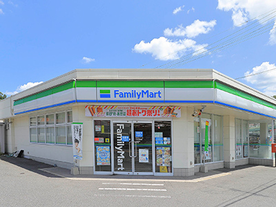 ファミリーマート八本松駅前店