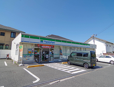 ファミリーマート広島井口台店