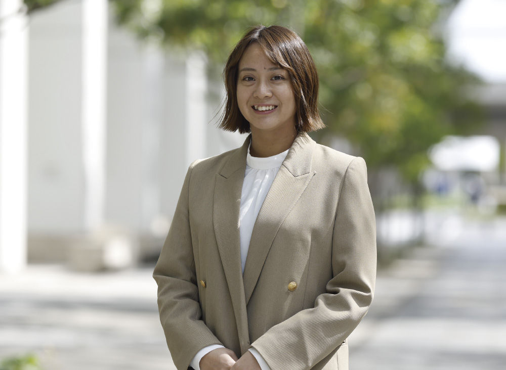 野村知香氏