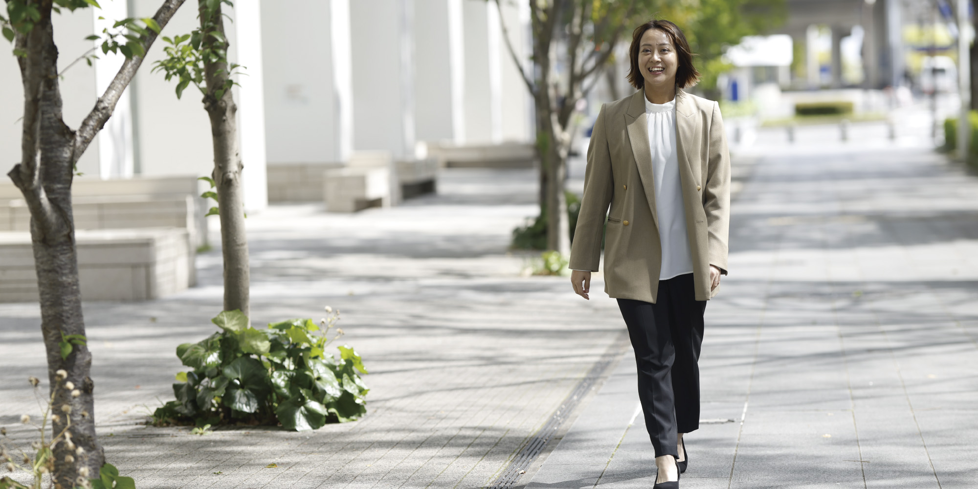 野村知香氏