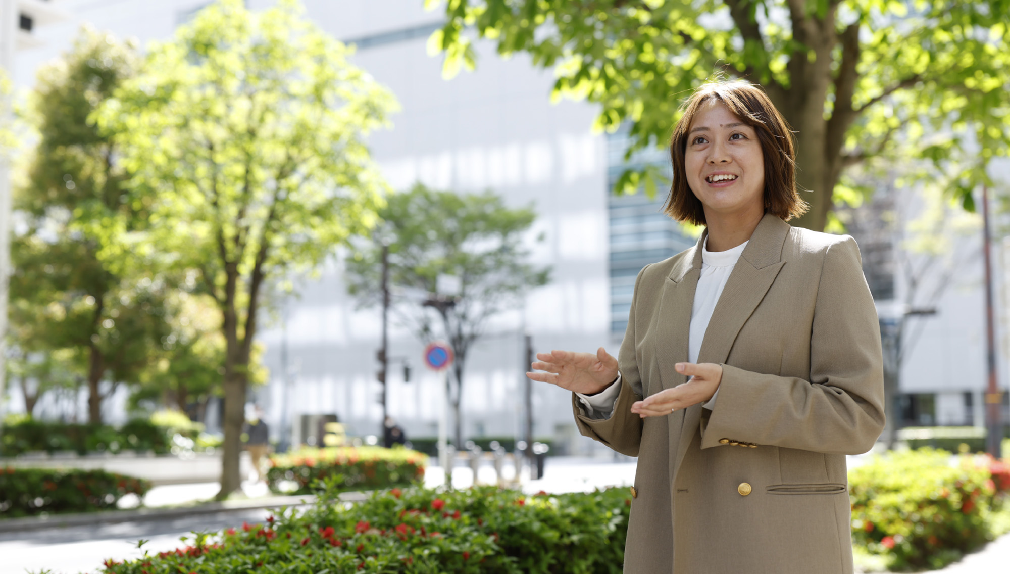 野村知香氏