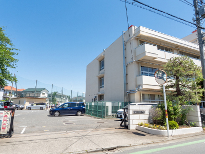 新宿小学校