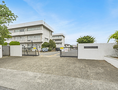越谷市立大間野小学校
