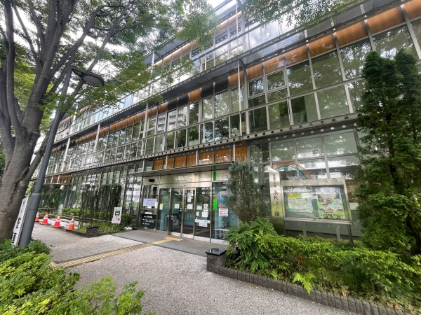 日野市立多摩平図書館