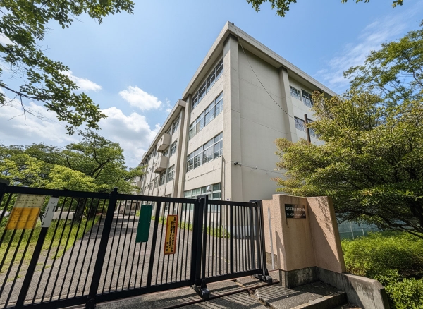 八王子市立南大沢中学校