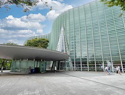 国立新美術館