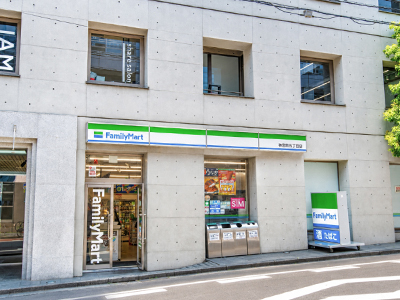 ファミリーマート 神宮前五丁目店