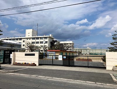 第三中学校