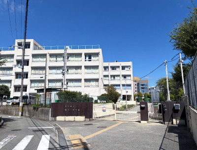 豊中市立第十三中学校