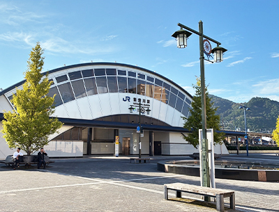 JR琵琶湖線「能登川」駅