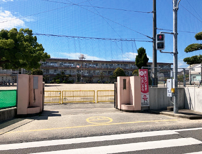 大村市立西大村小学校