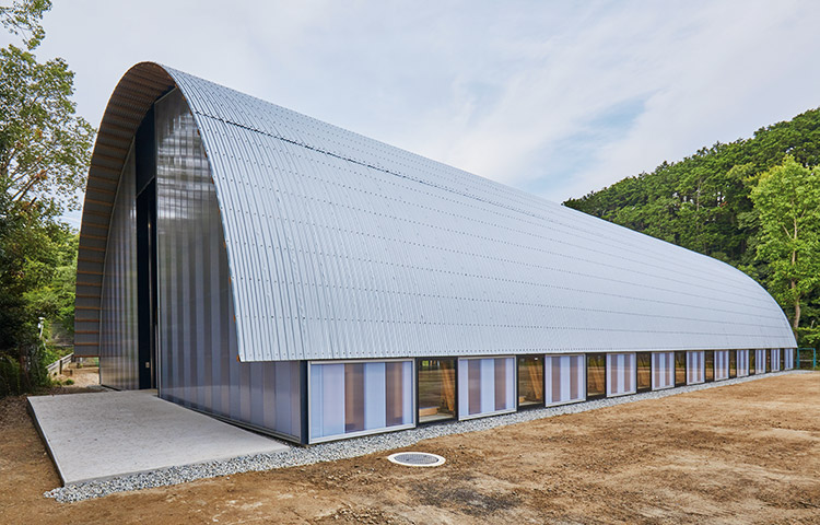 奈良高校体育館(移動式仮設体育館)|木造・木質化の建築事例 奈良高校体育館(移動式仮設体育館)|木造・木質化の建築事例