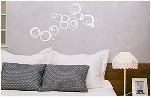 鏡面仕上げのステッカーで洗練された空間に