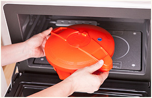 電子レンジで使える圧力鍋も登場