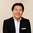 多摩支店　営業担当  鈴木賢一