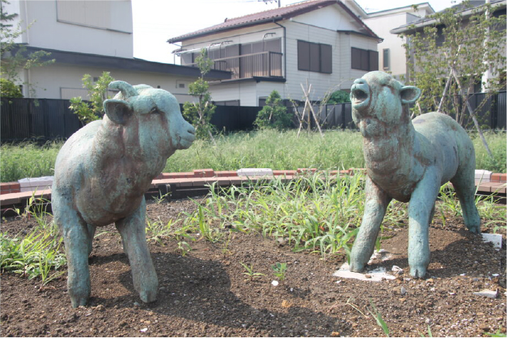 ヒツジ像