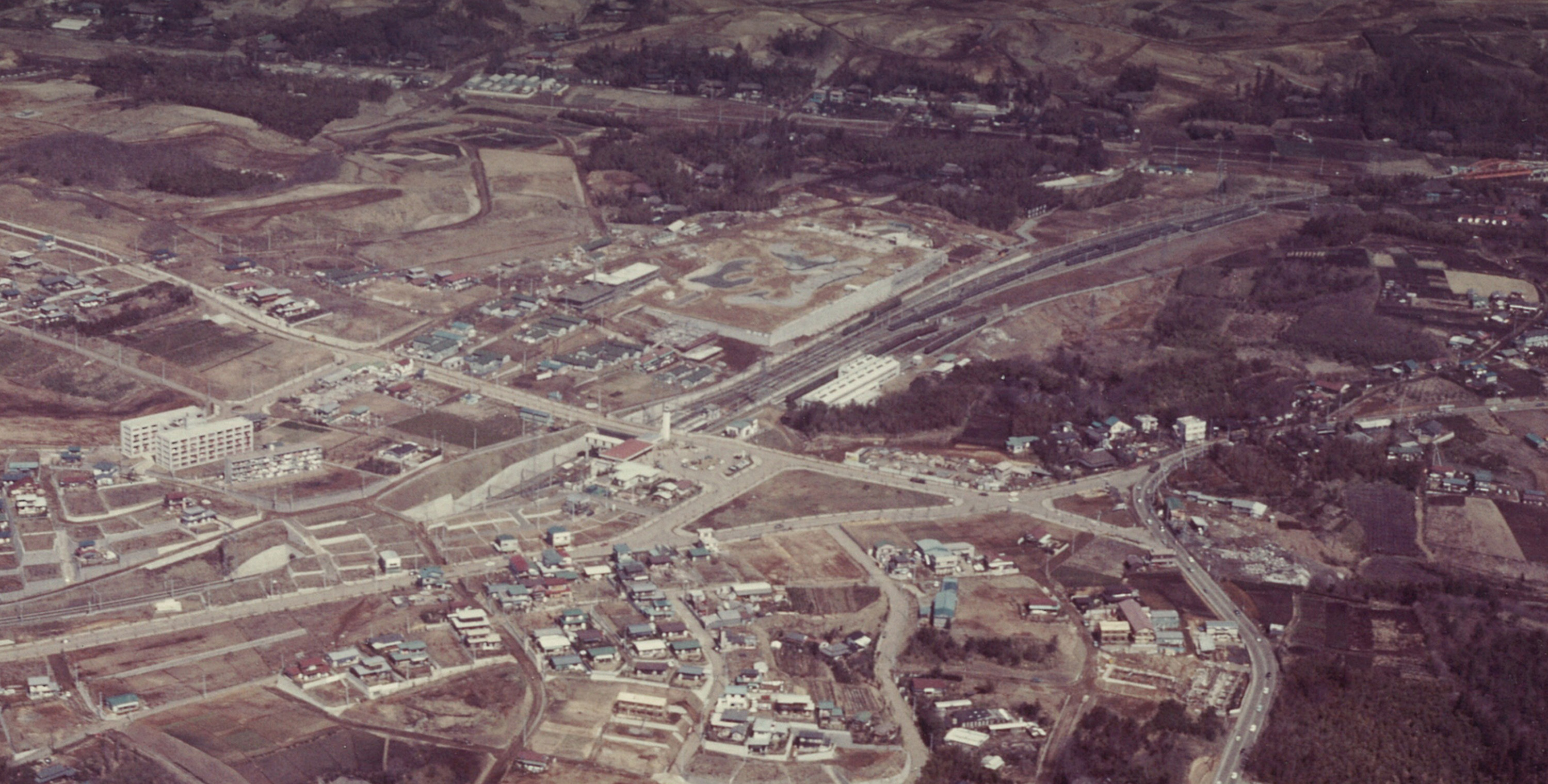 鷺沼上空から「鷺沼」駅を望む航空写真（1967年撮影）