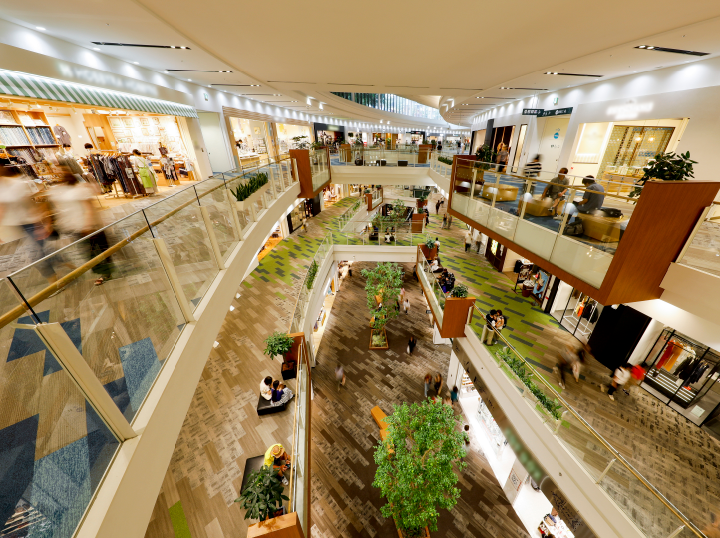 阪急西宮ガーデンズ（徒歩12分・約940m/写真提供：阪急西宮ガーデンズ）