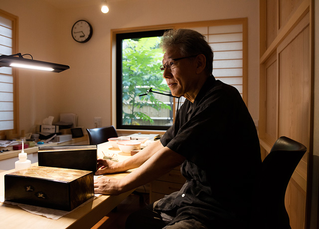実家整理 お祝いのご準備に 漆本蒔絵 鷲松文様 飾り